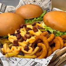 COMBO Trio Smash - 3X Classic Smash Burguer + 500g Fritas + Coca-Cola 2L
